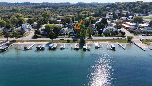 Lil's on the Lake Vintage Cottage on Crystal Lake - Foto 1