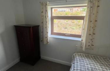 Staycation 3-bedroom home with panoramic views free off road parking - Foto 27