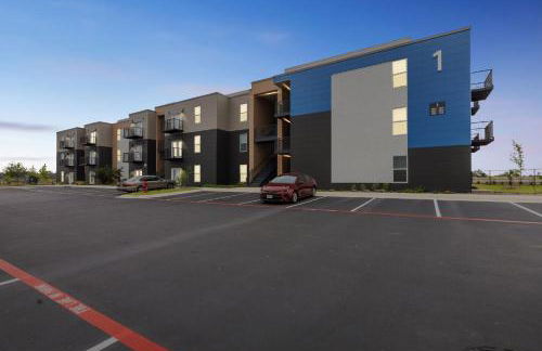 Luxury Pool Home, Mins To Hospitals, Gym - Foto 20