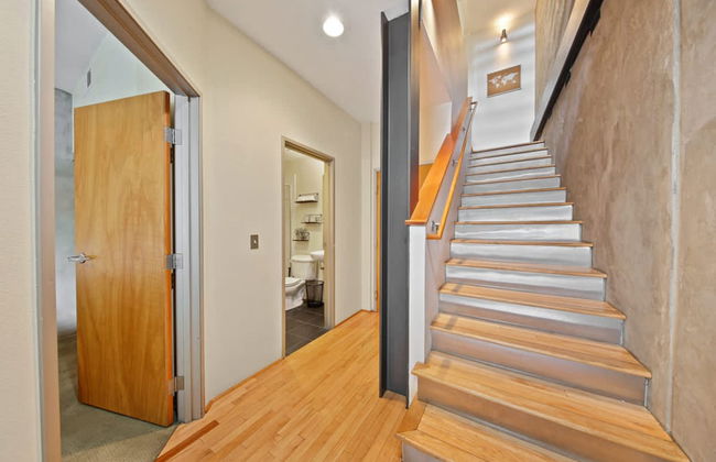 New York Style Penthouse in the Heart of the City - Photo 35