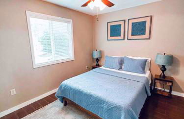 Treetop & Waterfront! Hot Tub, Kayaks, Game Room - Foto 19