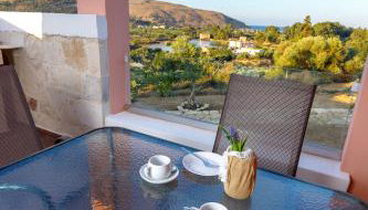 Georgioupoli Studio 2 with a pool and lake views - Foto 1