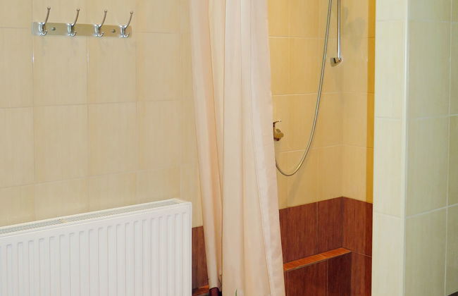 4 bedroom House in Balatonszárszó with private pool and garden - Photo 17