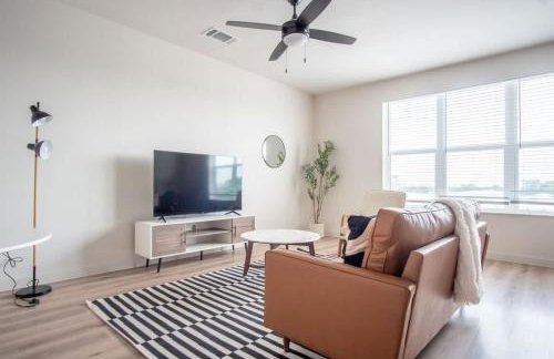 Comfortable 1BR Suite w Pool Parking Gym 08 - Foto 9