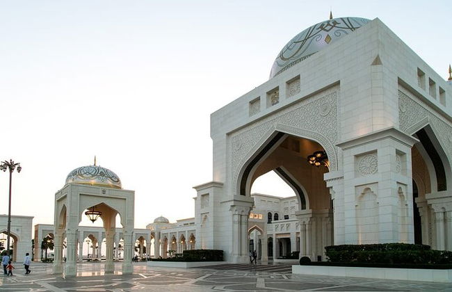 Tour privado de día completo por la ciudad de Abu Dabi con guía turístico profesional - Foto 9