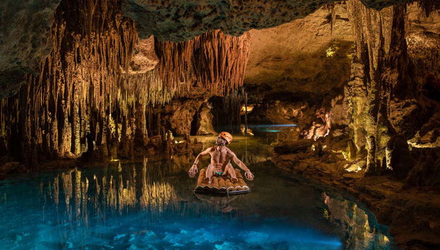 Tirolesa no parque Xplor Fuego
