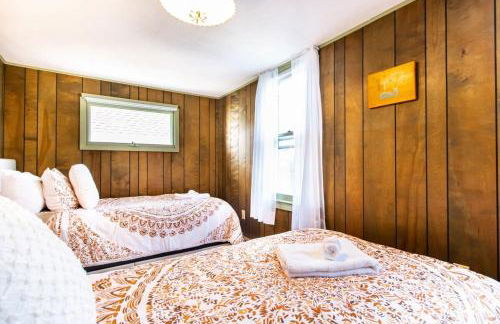 Waterfront Views of Creek- Beach Access! - Foto 15