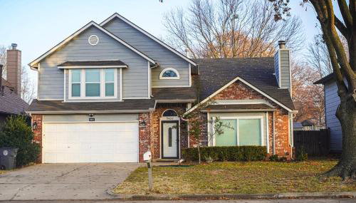 Emmanuel House - Photo 2