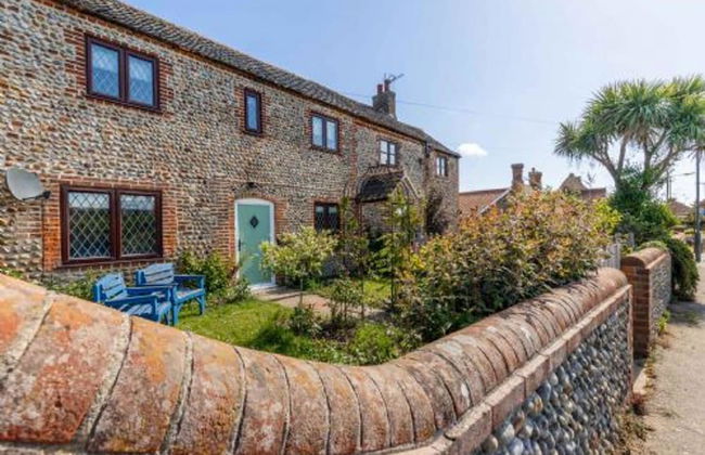 Host Stay Honeysuckle Cottage - Photo 18