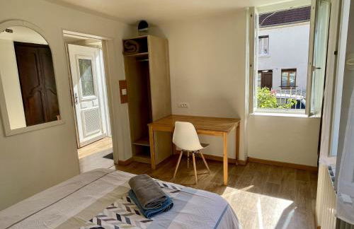 S19 Parking 1 chambre 1 à 2 personnes, facile d'acces A77, Nevers Magny Cours - Foto 10