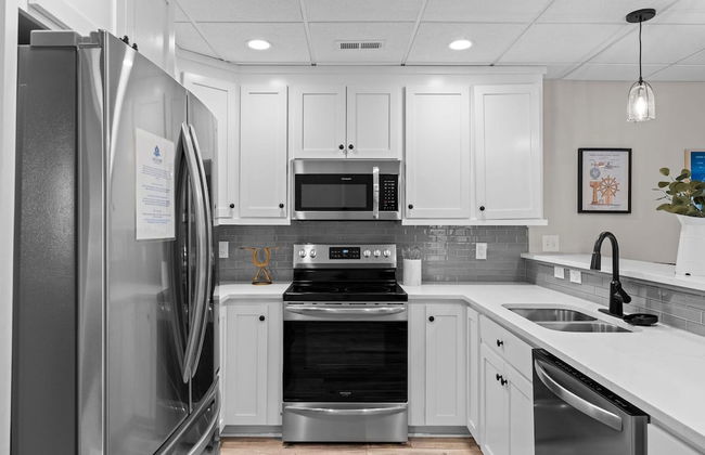 Winding Down by Avantstay Sleeps 20 Dock View - Foto 47