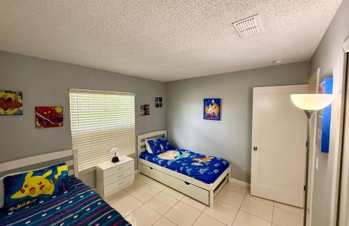 Grand Deluxe Pines 3BR Pool Home near Disney - Foto 15