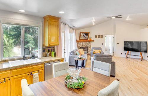 Forest Views and Fire Pit! Cozy Cabin in Crestline - Foto 27