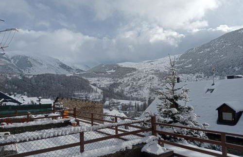 Apartamento con terraza y vistas panorámicas en Taüll con plaza de parking - Foto 1