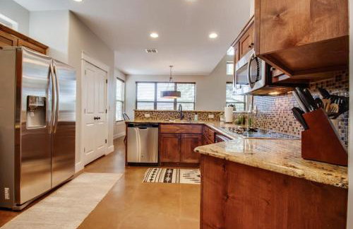 Lakefront Home with WiFi, Entertainment, Dock & Lake Views - Dogs OK - Photo 11