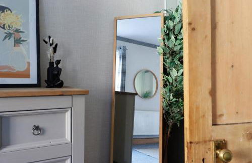 Ashley Suite - Cozy 1BR Maisonette with Parking & WIFI - Foto 13