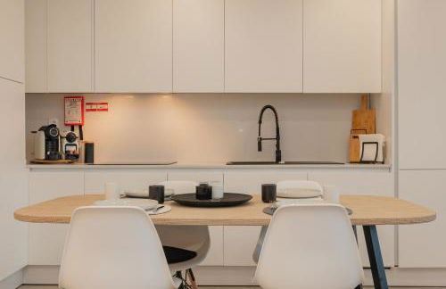 Stylish Apartment W/ River View by LovelyStay - Photo 23