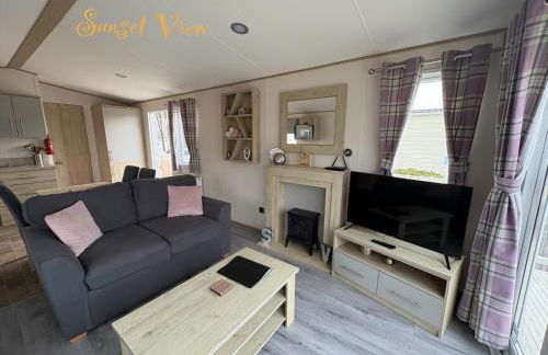 Tattershall Lakes Sunset View Caravan Lakeside, Hot Tub, Garden, Private Fishing Peg & WiFi - Foto 4