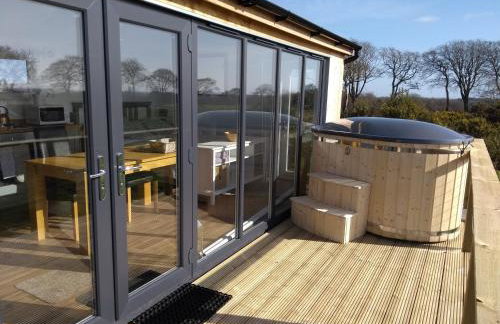 Cleeves Cabins Arran Luxury Lodge with hot tub - Foto 7