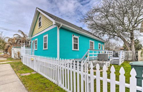 Galveston ‘Blue Bungalow’ - Walk to Beach! - Foto 1