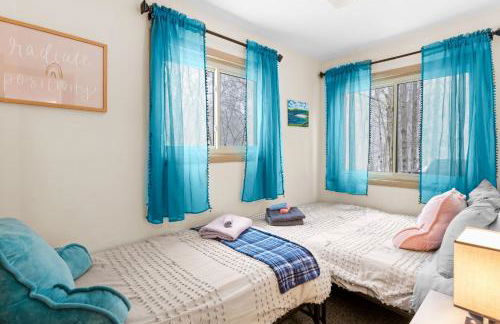 Vaulted Pines Lodge Hot Tub Game Room - Foto 23