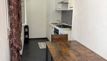 Residence Tosk House - Photo 5, stove
