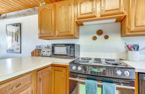 Warm Fraser Townhome with Community Amenities! - Foto 7