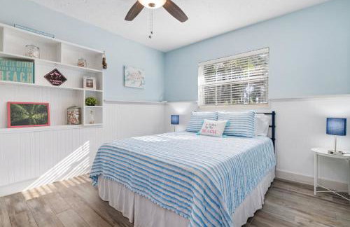 Nautical Escape! Private pool home with a tropical backyard oasis! - Foto 31