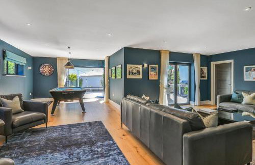 Avon House - modern family home - Photo 8