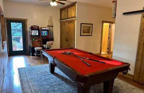 Secluded with Hot tub, Pool table, Arcade, Fishing andTheater Room - Photo 66