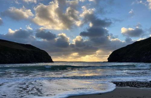 The Lower Hymnary - Photo 6