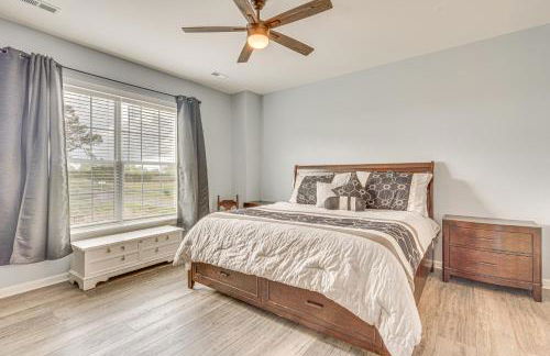 Private Beach and Deck Bayfront Home in Hayes! - Foto 15