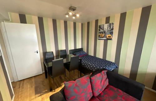City Centre - Next to Hilton Hotel - Victoria Centre 2 Bedrooms Apartments - Close to Theatre Royal - in Victoria Centre Shopping Centre - 24 Hours Access - Parking Cars or Vans from Five Pounds a Day - Onsite Parking from Ten Pounds a Day - Foto 28
