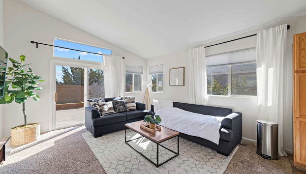 DT Reno - Elegant Home w Private Patio BBQ Grill - Foto 2, Habitación