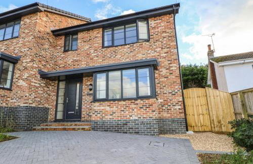 Larch Lodge - Photo 1