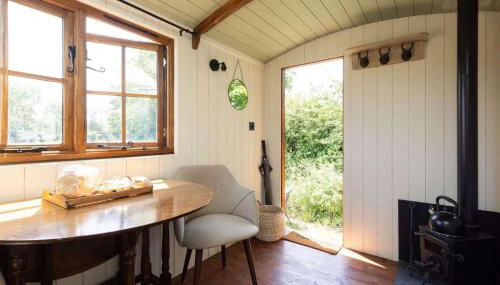 Harbour Ranch Hut - Rustic Countryside Escape - Foto 5