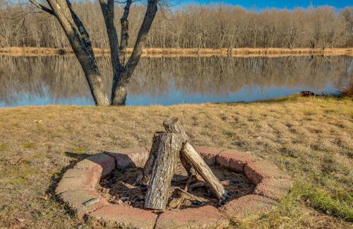 Pet-Friendly Tomahawk Home Deck and Private Hot Tub - Foto 21