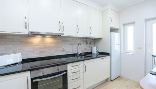 Renovated Algarve Apartments with Pool - Foto 2