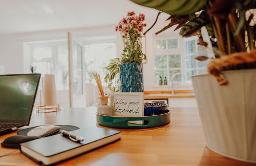 NovaCrest - Stylish 3 Bedroom with Parking - Sleeps 5 - Foto 11