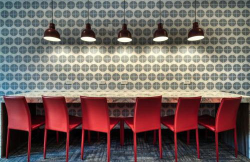 Stunning Westgate CozySuites by stadium with pool 10 - Foto 18