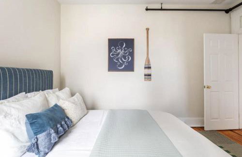 Fun & Funky 2BR in Downtown Princeton - Photo 27