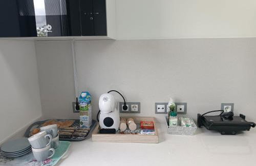 ¡Al lado de la Clínica Oftalmológica Vega! - Foto 61