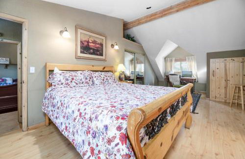 Abe's Cool Cabin - Nice luxury home with a game room, hot tub, and pool table - Foto 28