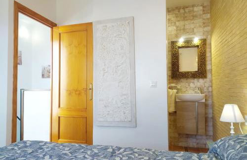 Gran adosado de esquina muy cerca de la playa en la Antilla - Foto 13