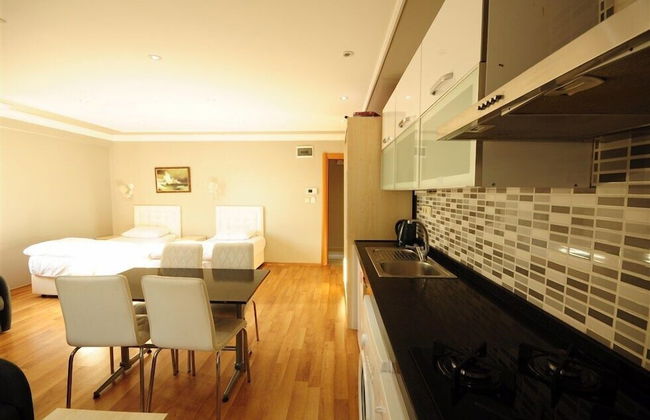 Sheriff Residence - Photo 30