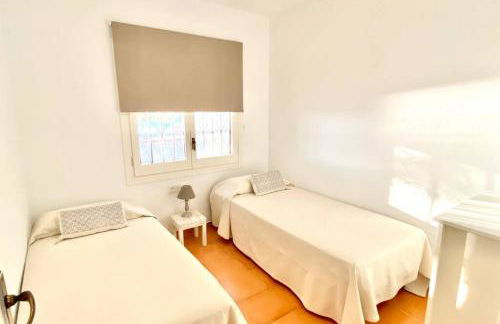 Casa de Mont-roig delante de la playa - Foto 4