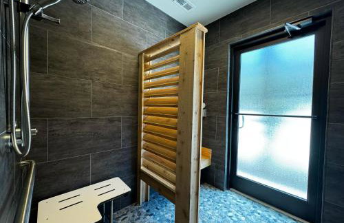 Couples Mirror Cabin- Reflections at Valley Bear Farms Resort - Foto 29
