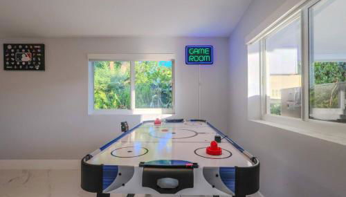 4 Bedroom Villa Pool Game Room By Beach & Hard Rock - Foto 2