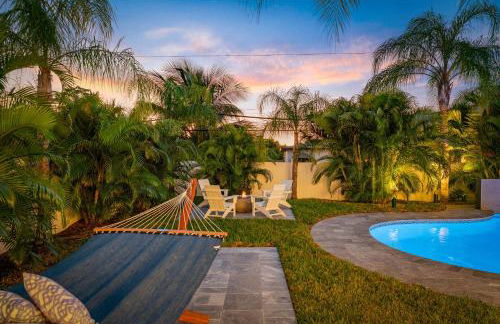 Tiki Hut Paradise Mins to Beach w Fire Pit - Foto 54