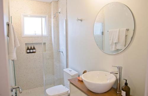 Apartamentos de 1 e 2 quartos com garagem próximo ao Parque Barigui Domo Hospedagem - Foto 55